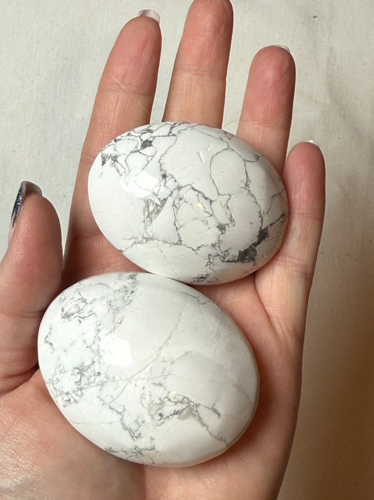 Howlite Palm Stone